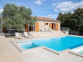 Haus in Bertoši mit privatem Pool