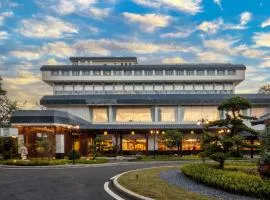 Guangdong Yingbin Hotel-Free Canton Fair Shuttle Bus