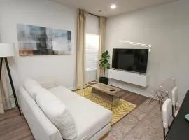 Modern Ranch Fenced Backyard - 6 mins to South End