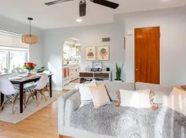 Boho Cozy House with bikes, 2 blocks to Sloans Lake!