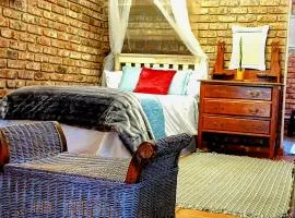 Boknes Beach Cottage - minutes to the seashore, lagoon, shops & more!