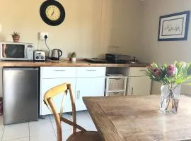 Cozy Cottage in Peaceful Winston Park