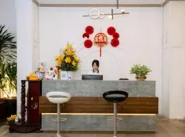 Miền Tây Hotel