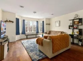 Welcome to Newark Pearl - 3BD 2BA Apartment - sleeps 8 - Perfect for Families, Work Trips and More