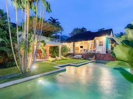 Villa Bumi - Playful & Quirky 3BR Villa Near Seminyak, a Unique Getaway