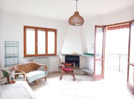 Sunsets on Lake Maggiore，位于波尔托瓦尔特拉瓦利亚的酒店