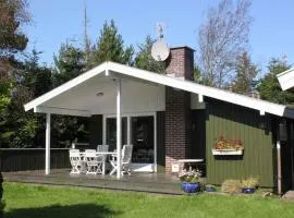 Cozy Summer House Near Saltum