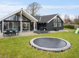 Amazing Home In Børkop With Sauna, hotel v destinaci Børkop