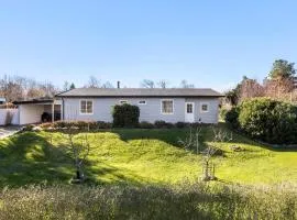 2 Bedroom Awesome Home In Dronningmølle