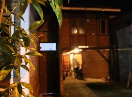 Chrisma Bed and Breakfast, hotel in Tomohon