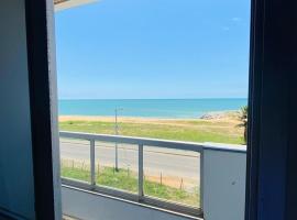 Bela vista a beira mar，位于马拉塔伊济斯的海滩酒店