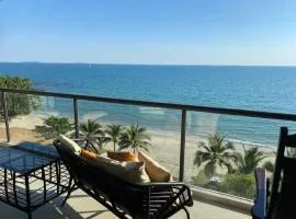 Panorama Seaview Suite Escape Front