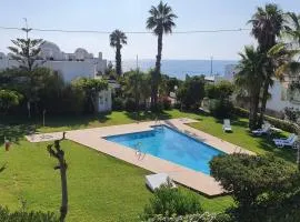 NEPTUNITO: Primera línea con Piscina