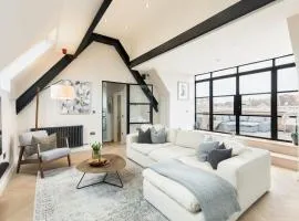 Modern 1 Bed with Roof Terrace Central Warwick Pass the Keys
