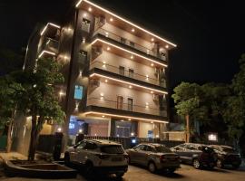 Greater Noida में, होटल Emerald Suites