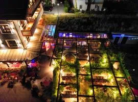 Design Hotel ALPENLIEBE - - - - Boutique-Flair - - - -