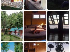 โฮมสเตย์เขาค้อบ้านไร่รื่นฤดี, kempingas mieste Ban Khao Ya Nua