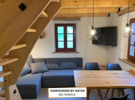 Apartma Povlč, hotel em Poljane nad Škofjo Loko