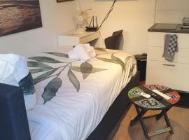 Cozy Garden House kijkduin Beach, Hotel in Den Haag