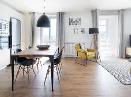 H SUITE3A by Smiling Rentals