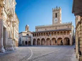 Residenz Borgo Offida Mit Großem Garten