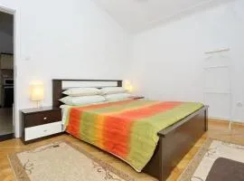 Ferienapartment Mit Balkon Für Fünf Personen