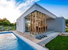 Ferienhaus In Šegotići Mit Großem Garten