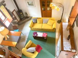 Quinta Perpetua, Casa Corvo, acomoda&ccedil;&atilde;o com cozinha em Alto do Sul