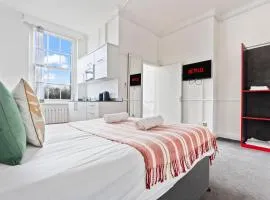 Comfy and Relaxing space in Dudley with Parking