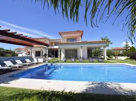 Ferienvilla Mit Pool, Jacuzzi Und Tennisplatz