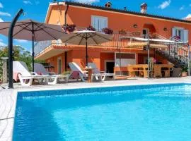 Haus Orange Familienfreundliche Lage Mit Pool