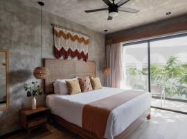 Contemporary Condo Central & Well-Located, khách sạn ở Tulum