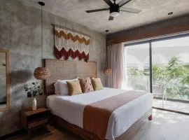 Contemporary Condo Central & Well-Located
