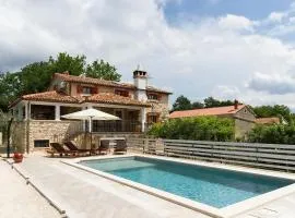 Ferienhaus Matija Mit Pool