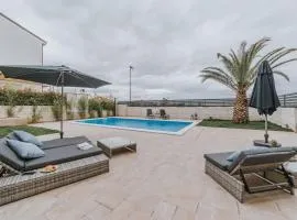 Haus In Novigrad Mit Privatem Pool