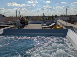 Casa Vacanze con Piscina a 2 passi da Lecce PT – hotel w mieście San Pietro in Lama