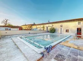Pet Friendly Home In Nere