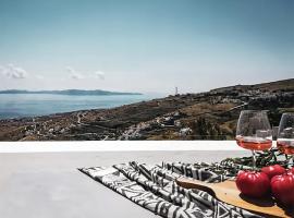 CHARMING 2BR Hilltop Serenity Suite, Lively Greek Village, hotel v destinaci Triandáros