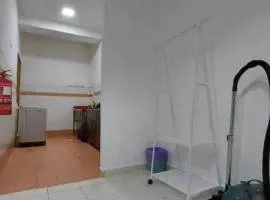 KK Minimalist Budget 2 Bedroom Appt f 6 free park