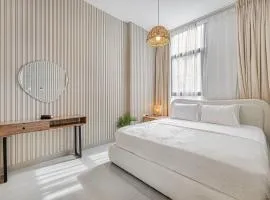 Private 1-Bedroom with living room apartment - Royal Suite