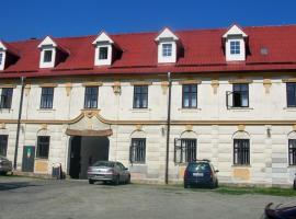 Hotel Valaskuv Grunt, hotel v Bouzově