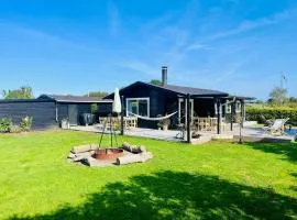 Log House Near Flovt Beach With Soul And Charm