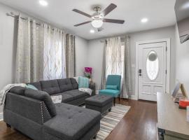 Lively Bungalow Retreat Near Belle Isle, RVA!, Hotel in Richmond
