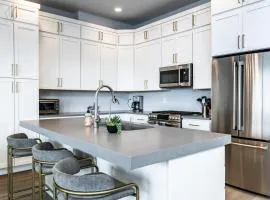 Modern Mountain Retreat Sleeps 10 Park City