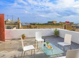 Stylish Valletta 1 bedooom Penthouse with Terrace in the centre with Views