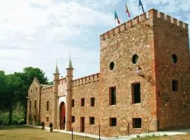 Masía de San Juan - Casas número 2 y 4, con piscina en masía fortificada