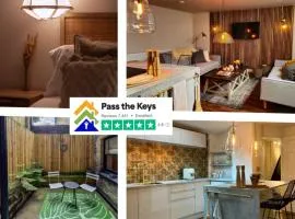 Boutique Seaside Apt With Patio Pass the Keys