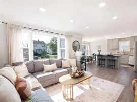 Remodeled 4 Bedroom With a Game Room