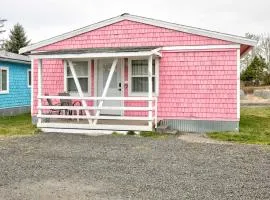The Hawaiian Cottage 2-Bed by the Sea w fireplace