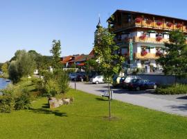 Hotel Restaurant Zum Goldenen Anker mit Hallenbad & Wellnessbereich, מלון בWindorf